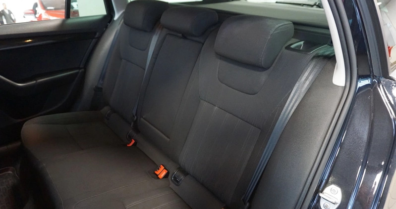Skoda Octavia cena 72900 przebieg: 118283, rok produkcji 2018 z Wolin małe 667